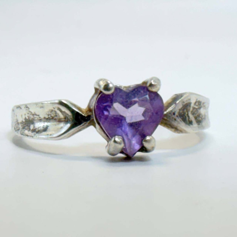 Avon Sterling Silver 925 Heart Purple Stone Ring Size 7.5 Vintage